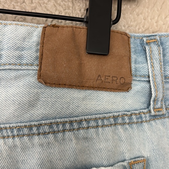 Aero women’s shorts mom short high waisted light wash distressed size 8 - Picture 5 of 7